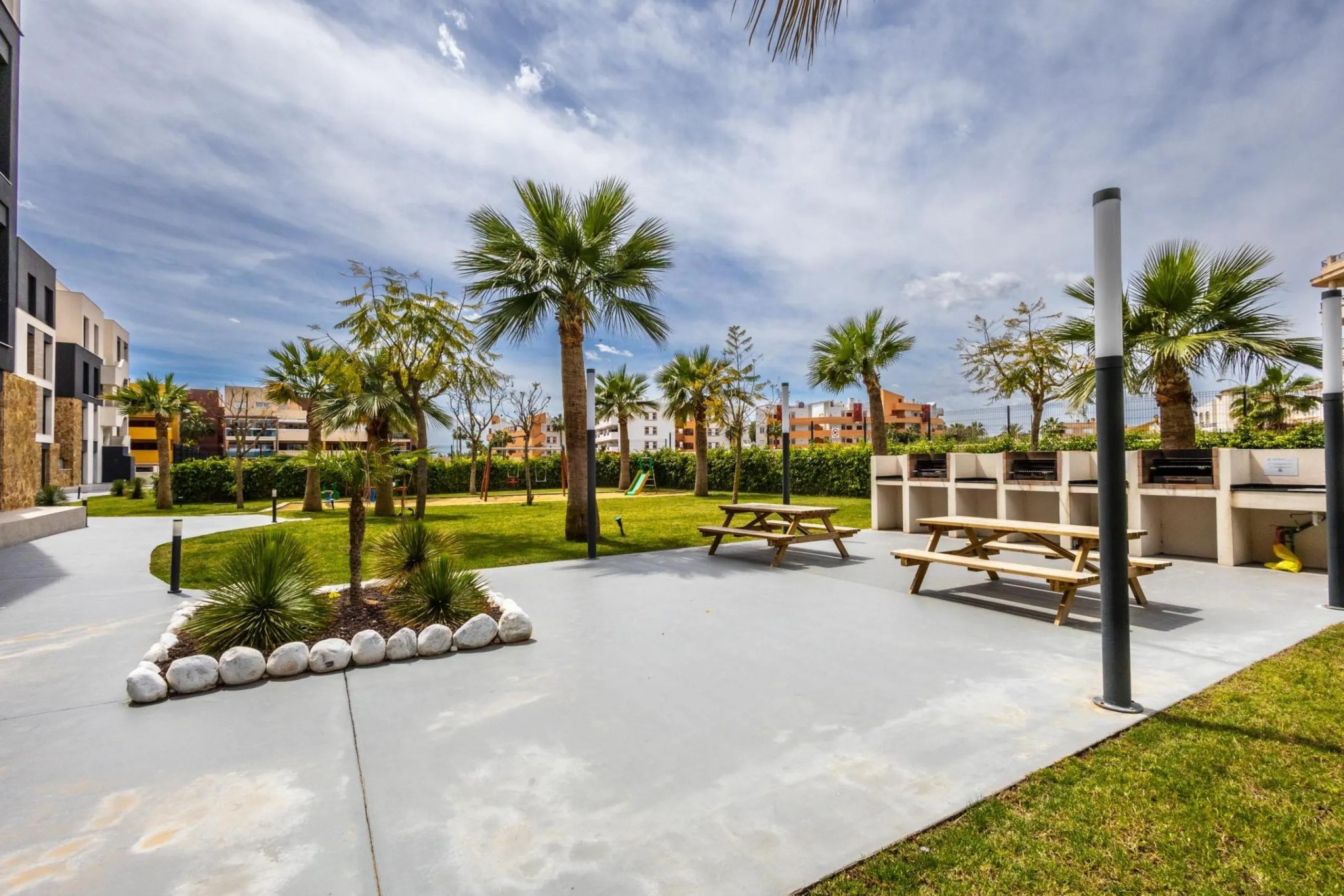 Luxury Penthouse for Sale in Playa Flamenca, Orihuela Costa – Modern Design, Sea Views & Private Solarium