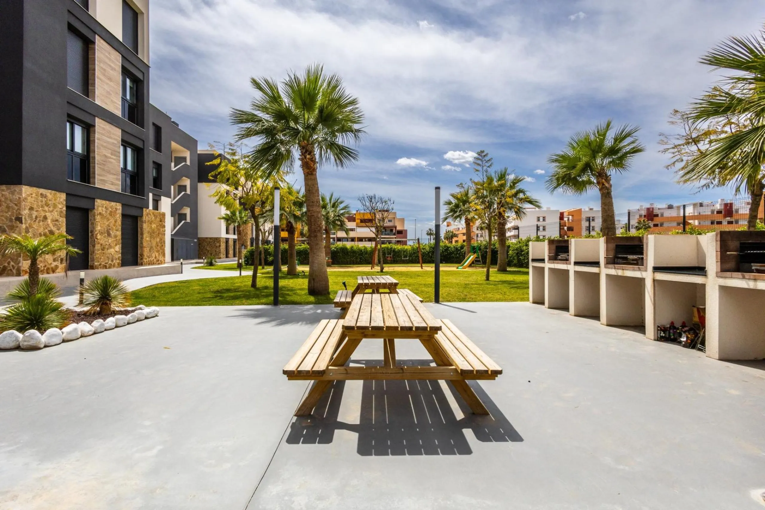 Luxury Penthouse for Sale in Playa Flamenca, Orihuela Costa – Modern Design, Sea Views & Private Solarium