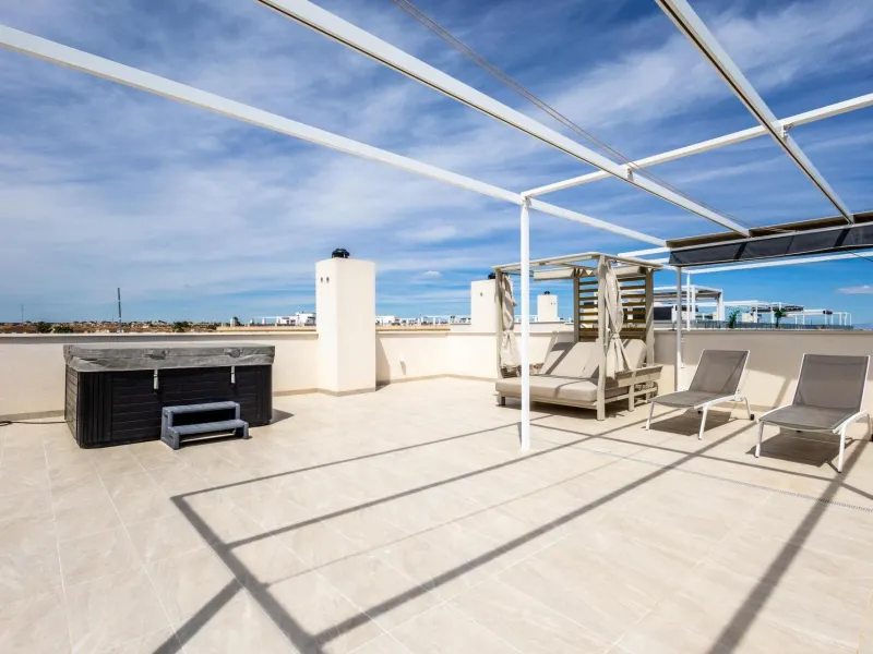 Luxury Penthouse for Sale in Playa Flamenca, Orihuela Costa – Modern Design, Sea Views & Private Solarium
