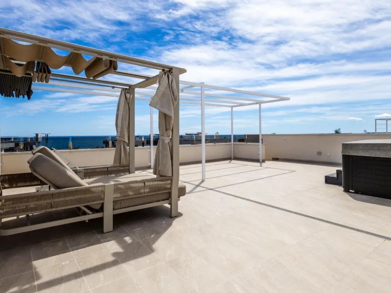 Luxury Penthouse for Sale in Playa Flamenca, Orihuela Costa – Modern Design, Sea Views & Private Solarium