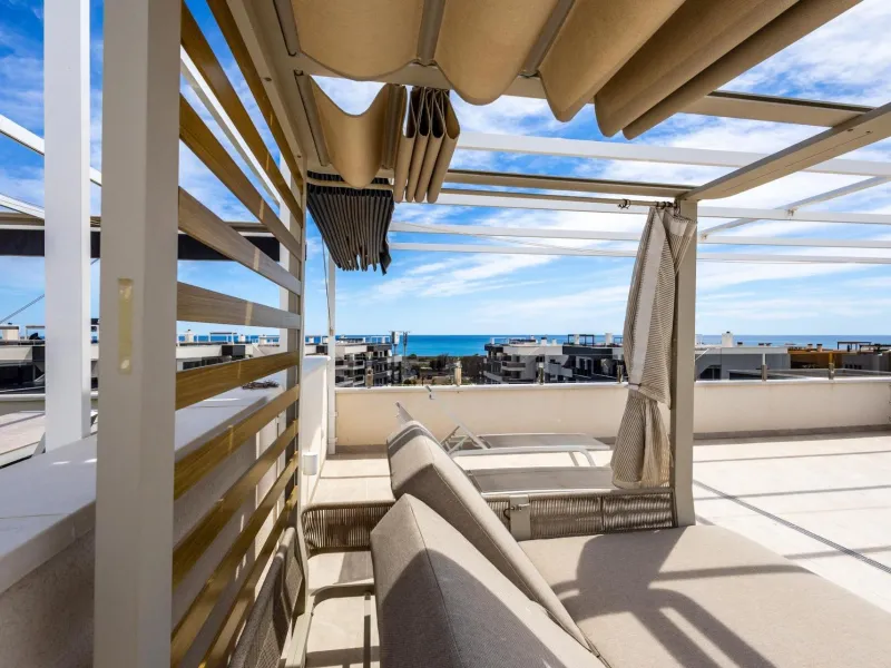 Luxury Penthouse for Sale in Playa Flamenca, Orihuela Costa – Modern Design, Sea Views & Private Solarium