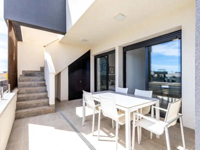 Luxury Penthouse for Sale in Playa Flamenca, Orihuela Costa – Modern Design, Sea Views & Private Solarium