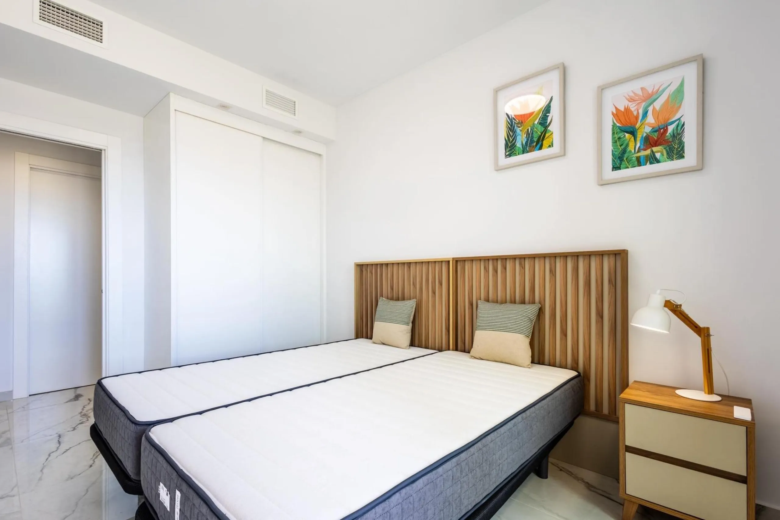 Luxury Penthouse for Sale in Playa Flamenca, Orihuela Costa – Modern Design, Sea Views & Private Solarium