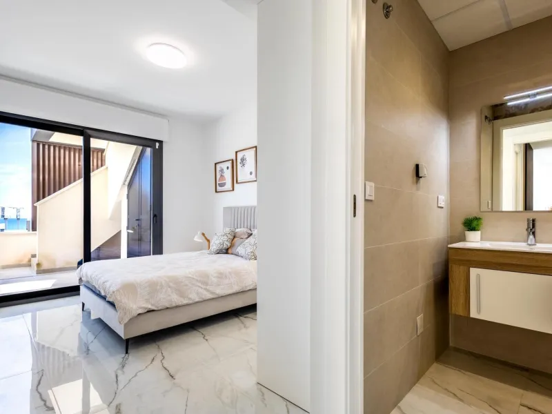 Luxury Penthouse for Sale in Playa Flamenca, Orihuela Costa – Modern Design, Sea Views & Private Solarium