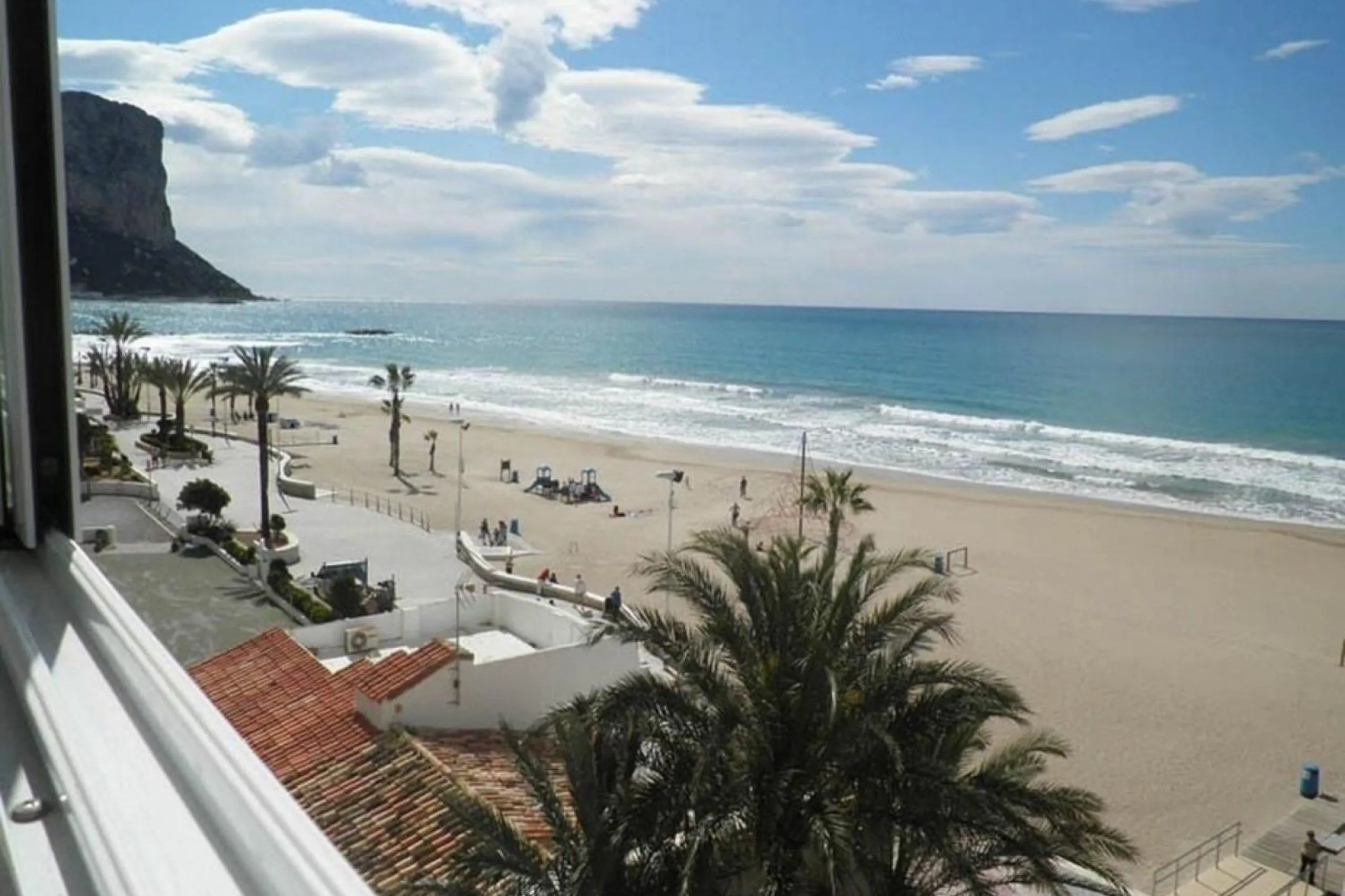 Luxury Apartment on the Frontline Beach with Panoramic Sea Views in Calpe