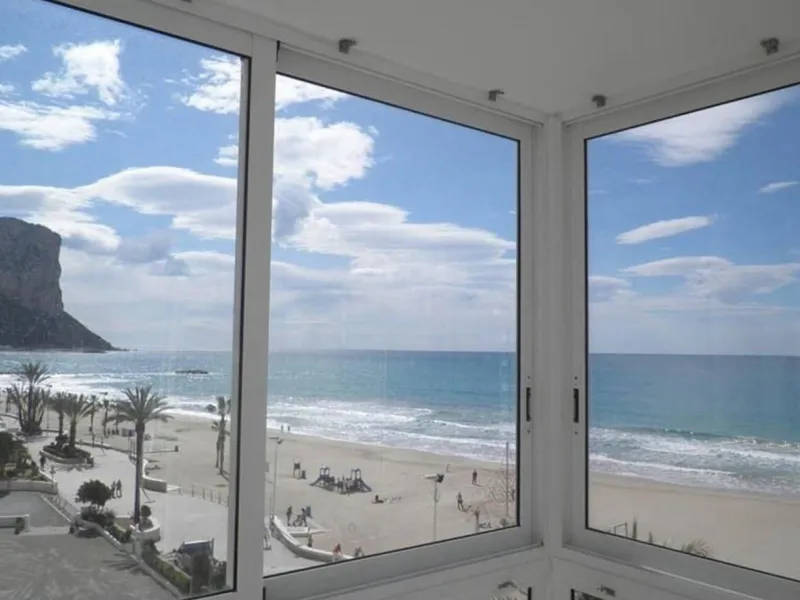 Luxury Apartment on the Frontline Beach with Panoramic Sea Views in Calpe