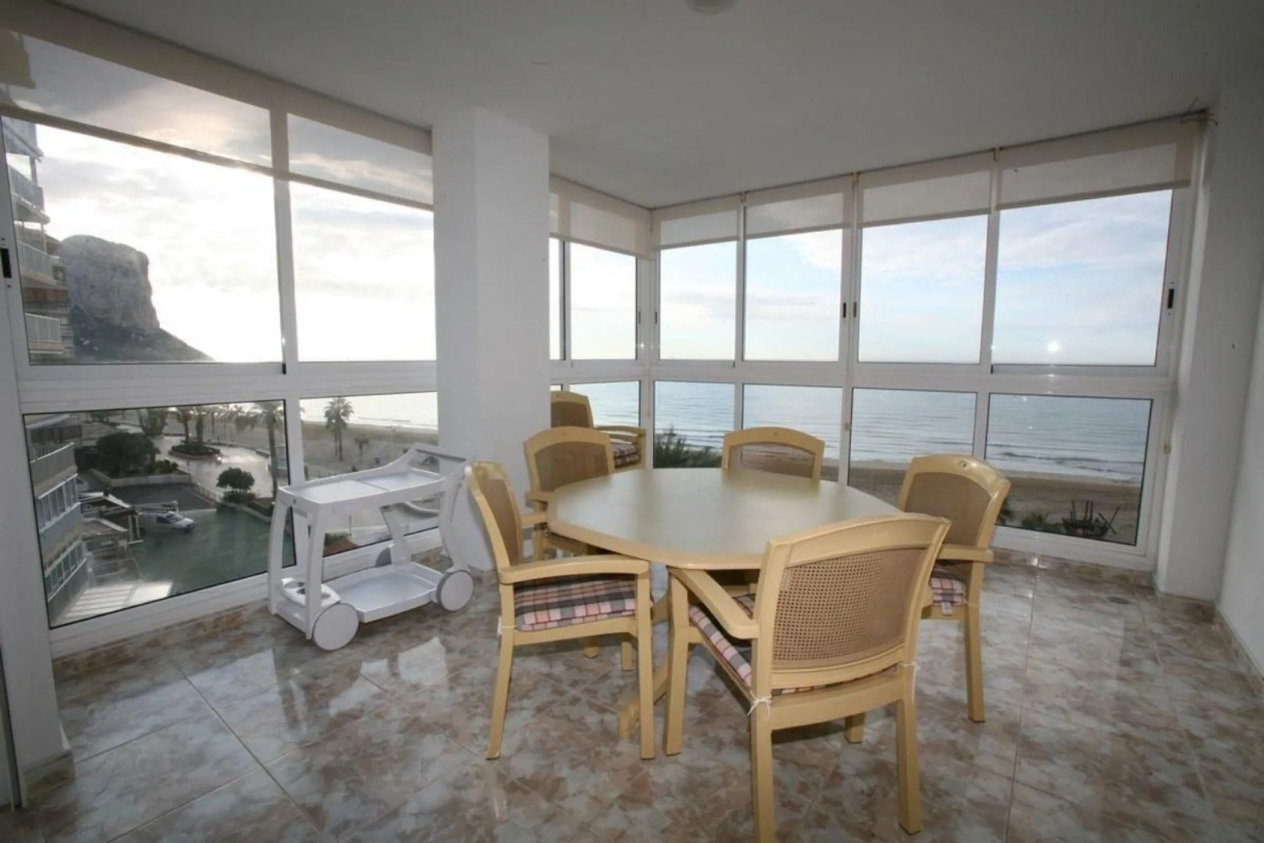 Luxury Apartment on the Frontline Beach with Panoramic Sea Views in Calpe