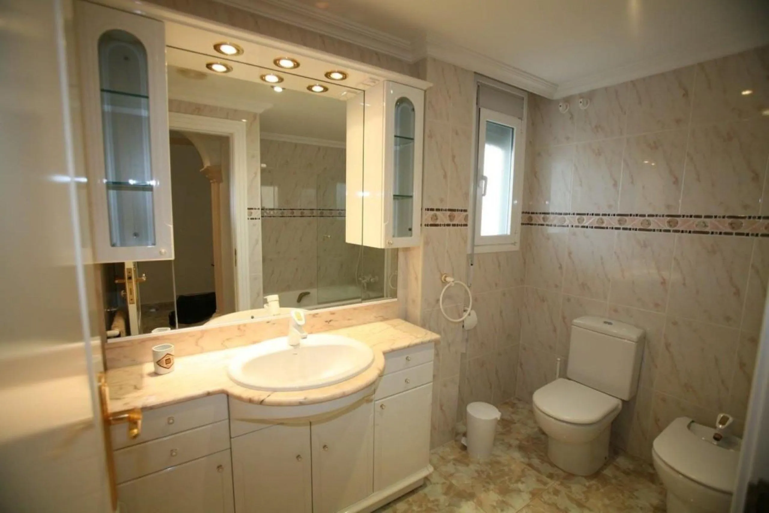 Luxury Apartment on the Frontline Beach with Panoramic Sea Views in Calpe