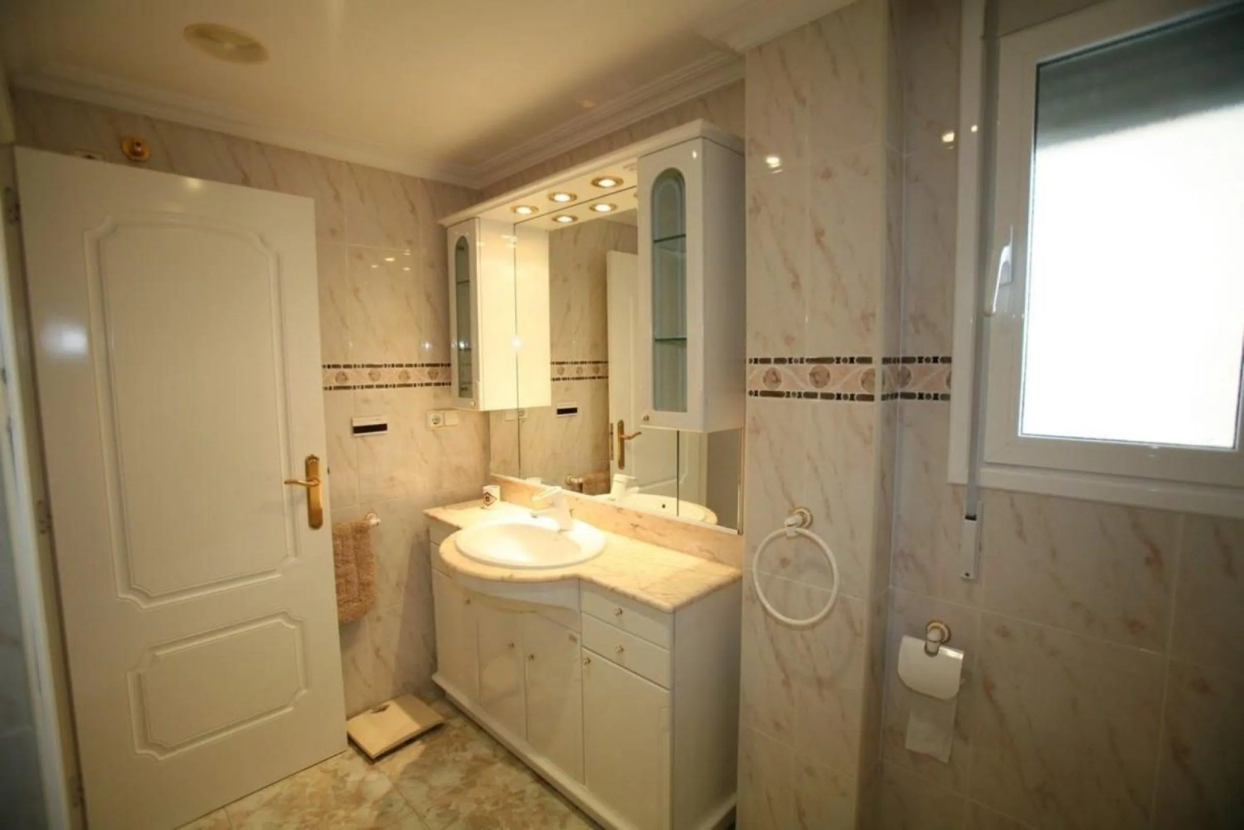 Luxury Apartment on the Frontline Beach with Panoramic Sea Views in Calpe