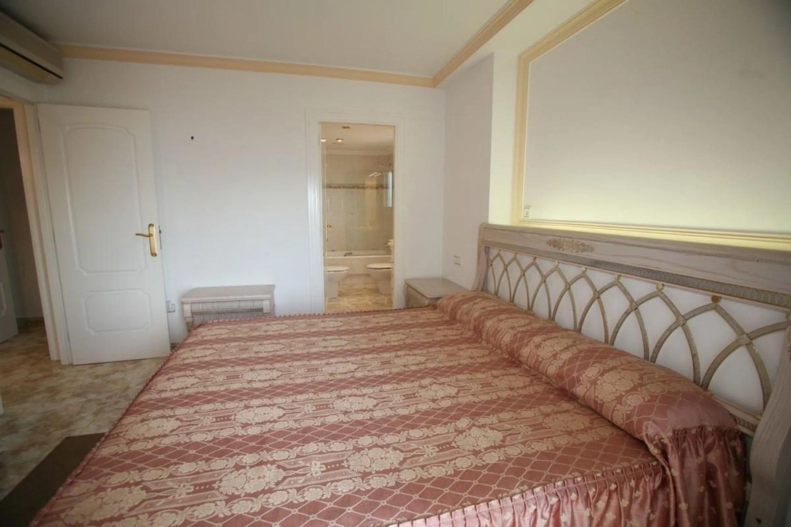 Luxury Apartment on the Frontline Beach with Panoramic Sea Views in Calpe