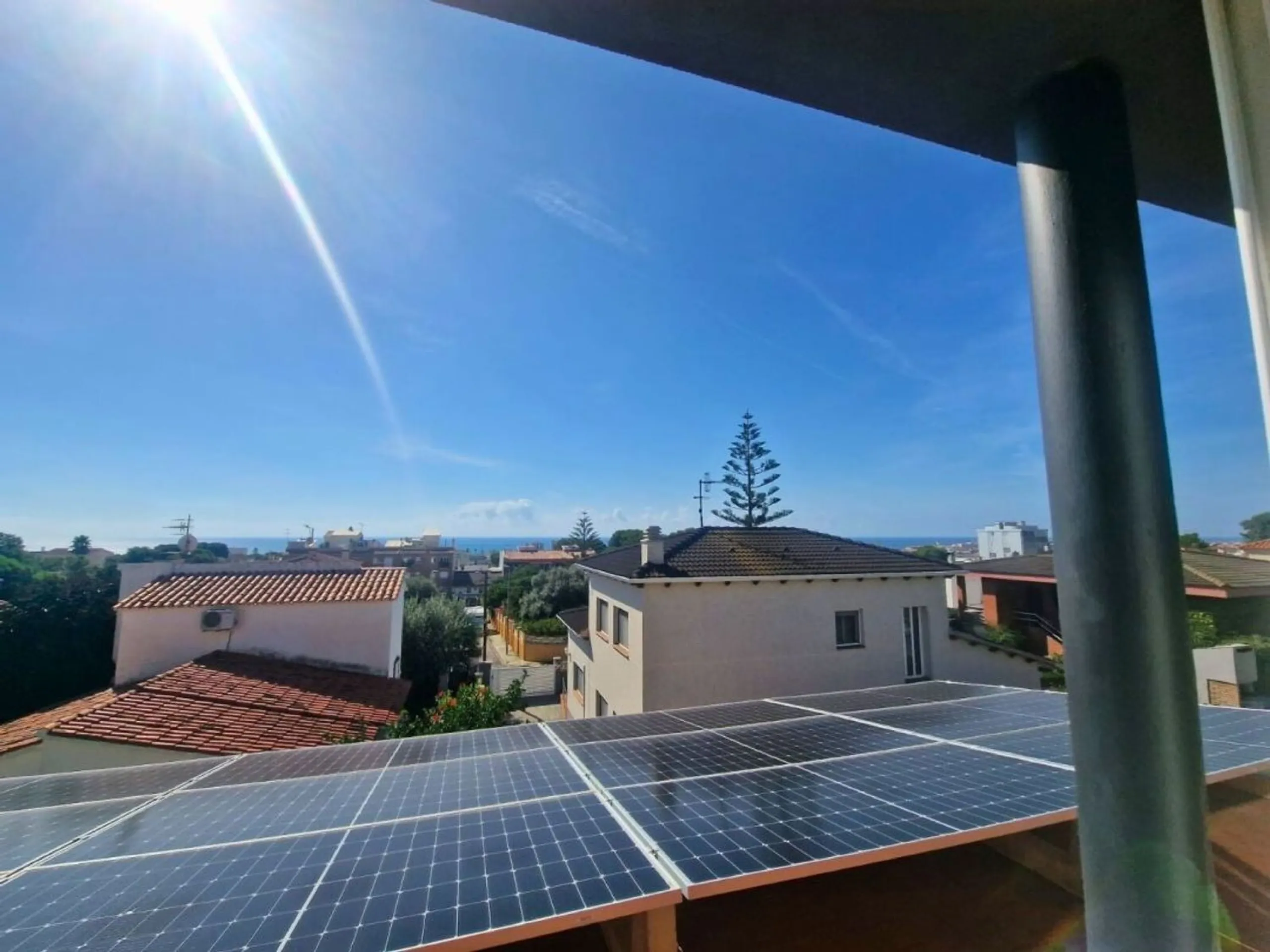 Fully Renovated Single-Level Detached Villa, Energy Self-Sufficient and with Sea Views in Valparaíso, Cunit