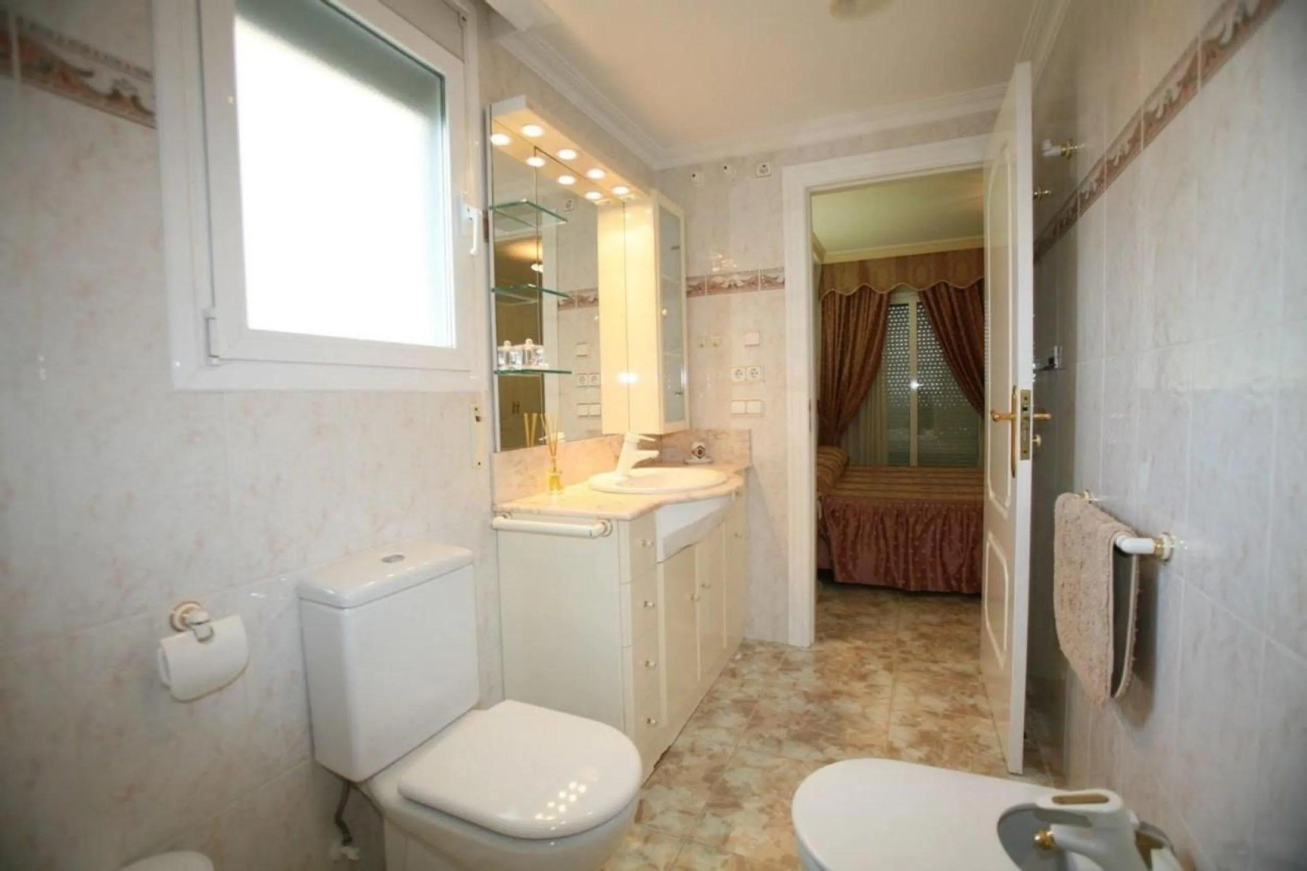 Luxury Apartment on the Frontline Beach with Panoramic Sea Views in Calpe