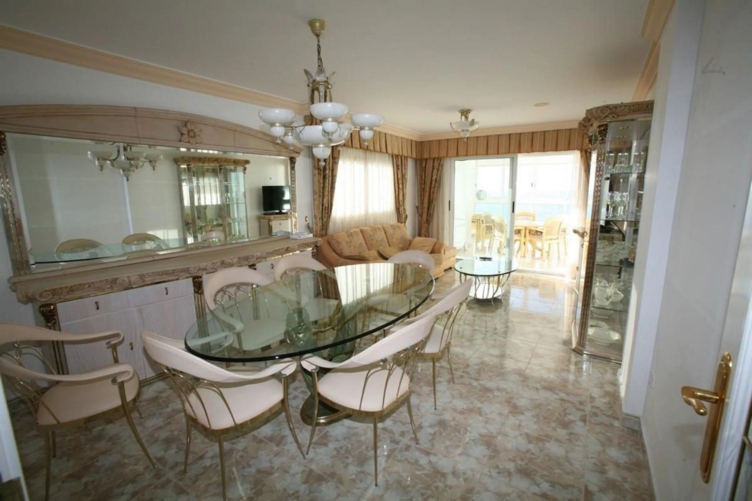 Luxury Apartment on the Frontline Beach with Panoramic Sea Views in Calpe