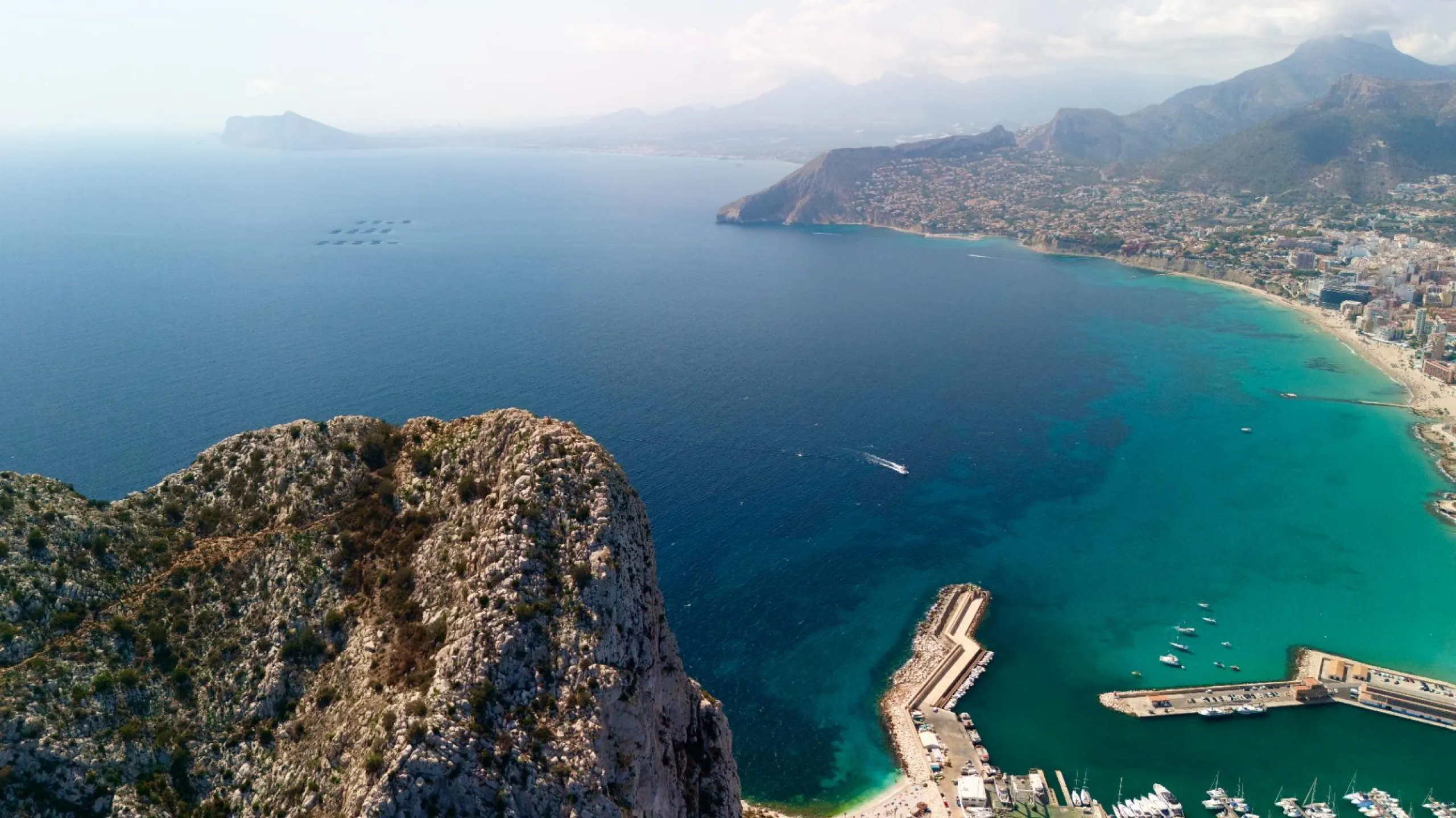 Luxury Apartment on the Frontline Beach with Panoramic Sea Views in Calpe