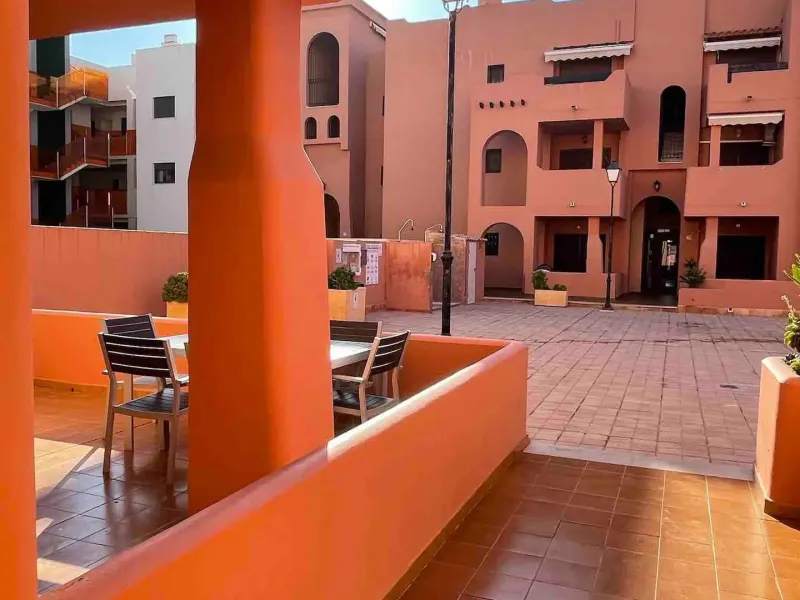PRIMERA LINEA PLAYA LOS LOCOS, 2 HABS, PISCINA COMUNITARIA 195.000€