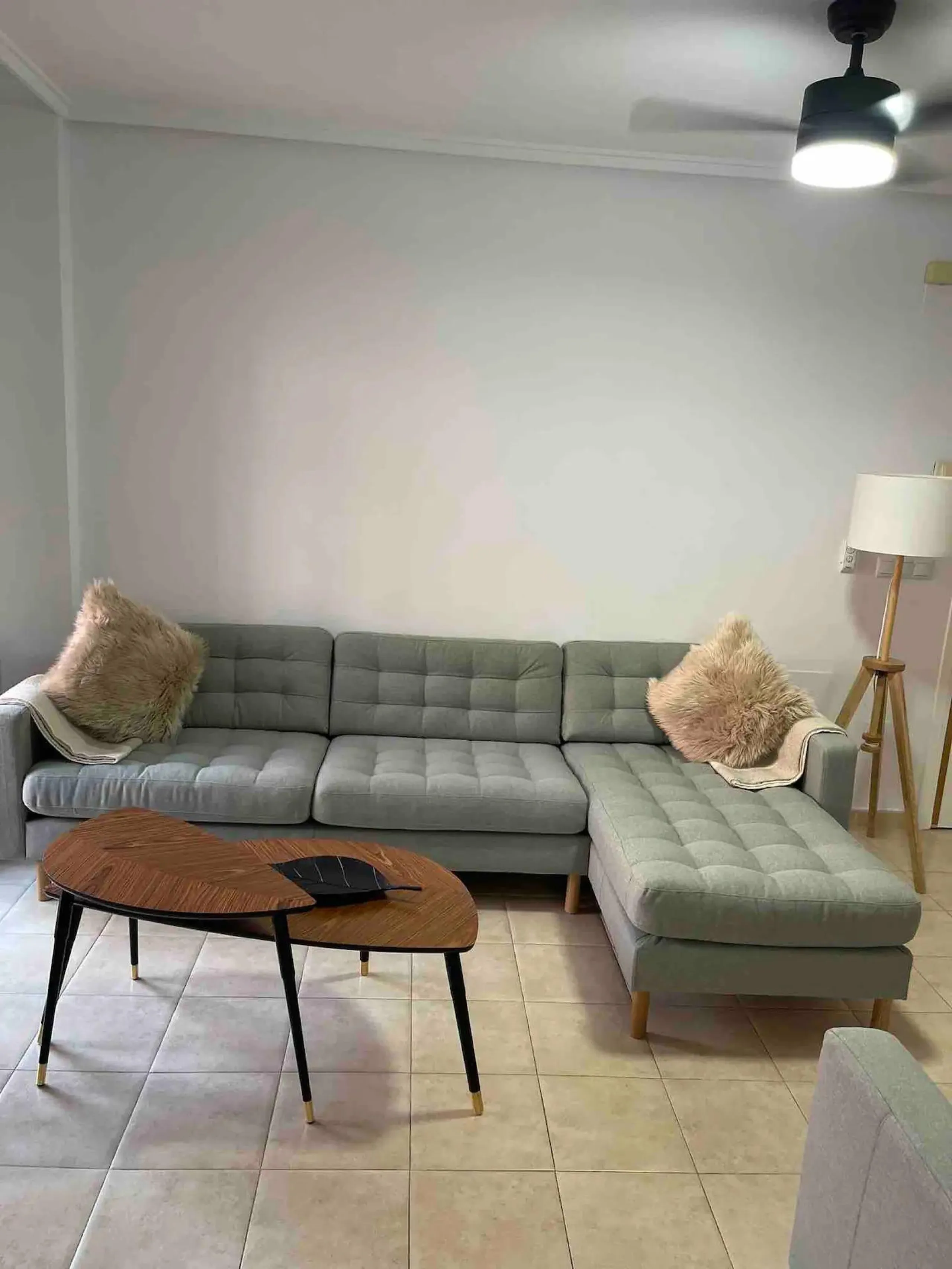 PRIMERA LINEA PLAYA LOS LOCOS, 2 HABS, PISCINA COMUNITARIA 195.000€