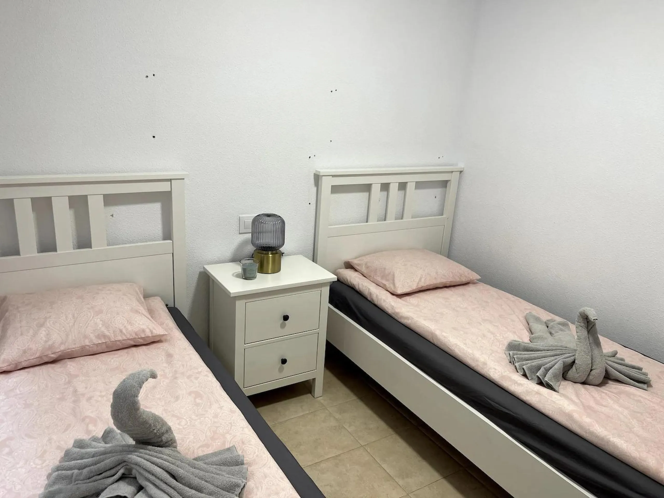 PRIMERA LINEA PLAYA LOS LOCOS, 2 HABS, PISCINA COMUNITARIA 195.000€
