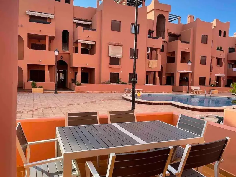 PRIMERA LINEA PLAYA LOS LOCOS, 2 HABS, PISCINA COMUNITARIA 195.000€