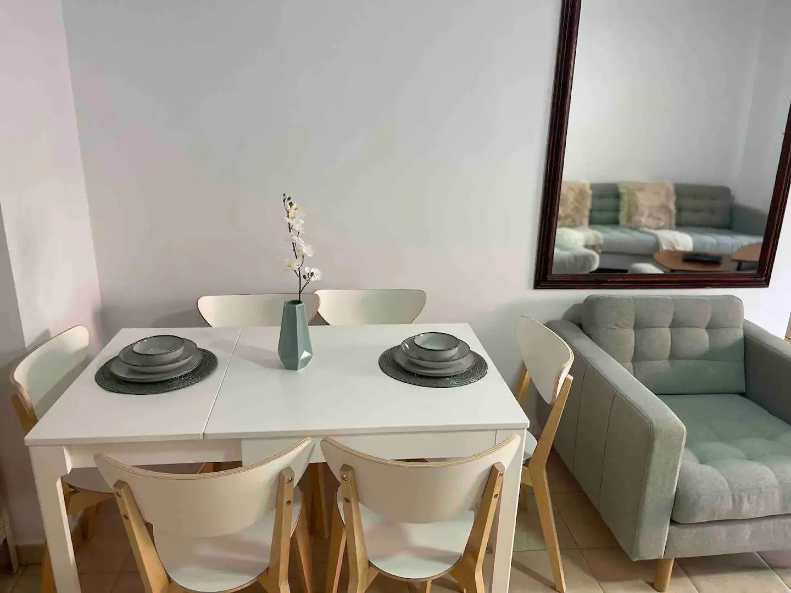 PRIMERA LINEA PLAYA LOS LOCOS, 2 HABS, PISCINA COMUNITARIA 195.000€