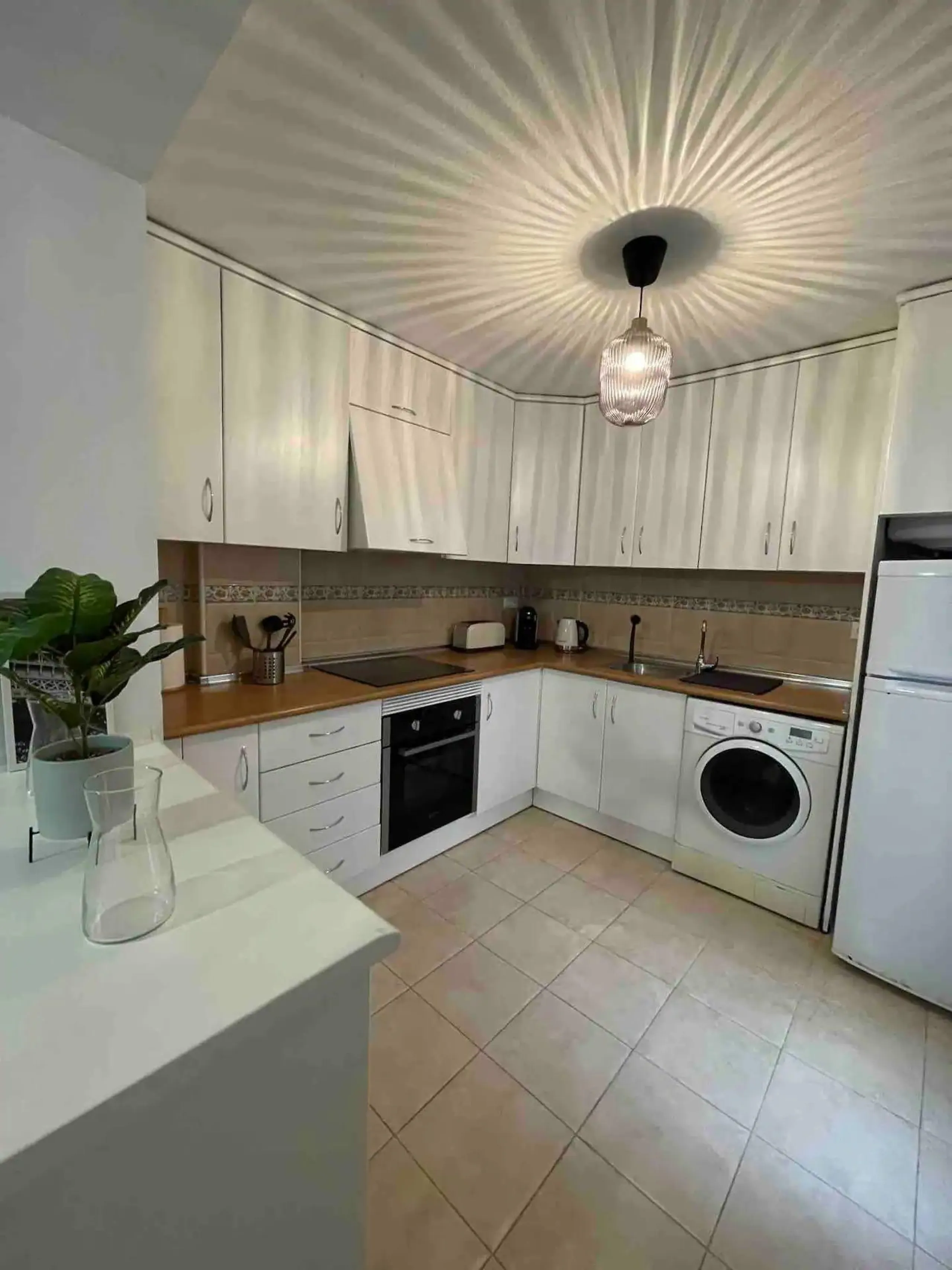 PRIMERA LINEA PLAYA LOS LOCOS, 2 HABS, PISCINA COMUNITARIA 195.000€