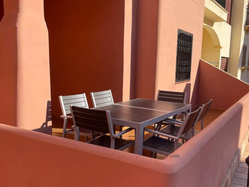 PRIMERA LINEA PLAYA LOS LOCOS, 2 HABS, PISCINA COMUNITARIA 195.000€