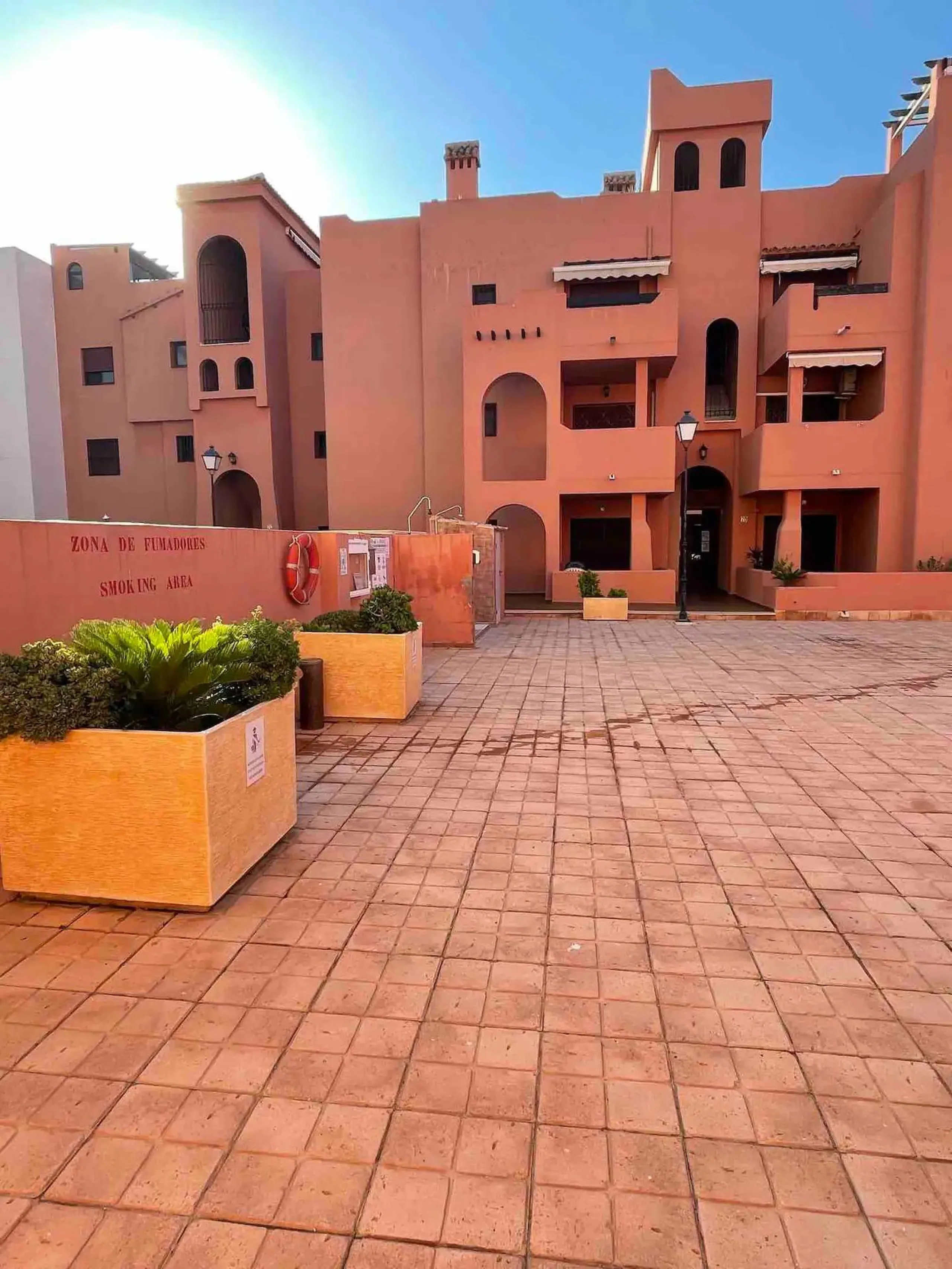 PRIMERA LINEA PLAYA LOS LOCOS, 2 HABS, PISCINA COMUNITARIA 195.000€