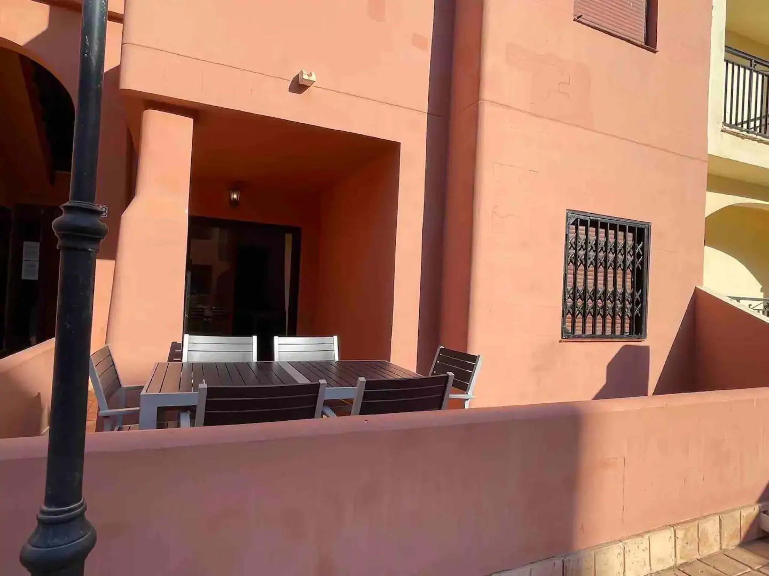 PRIMERA LINEA PLAYA LOS LOCOS, 2 HABS, PISCINA COMUNITARIA 195.000€