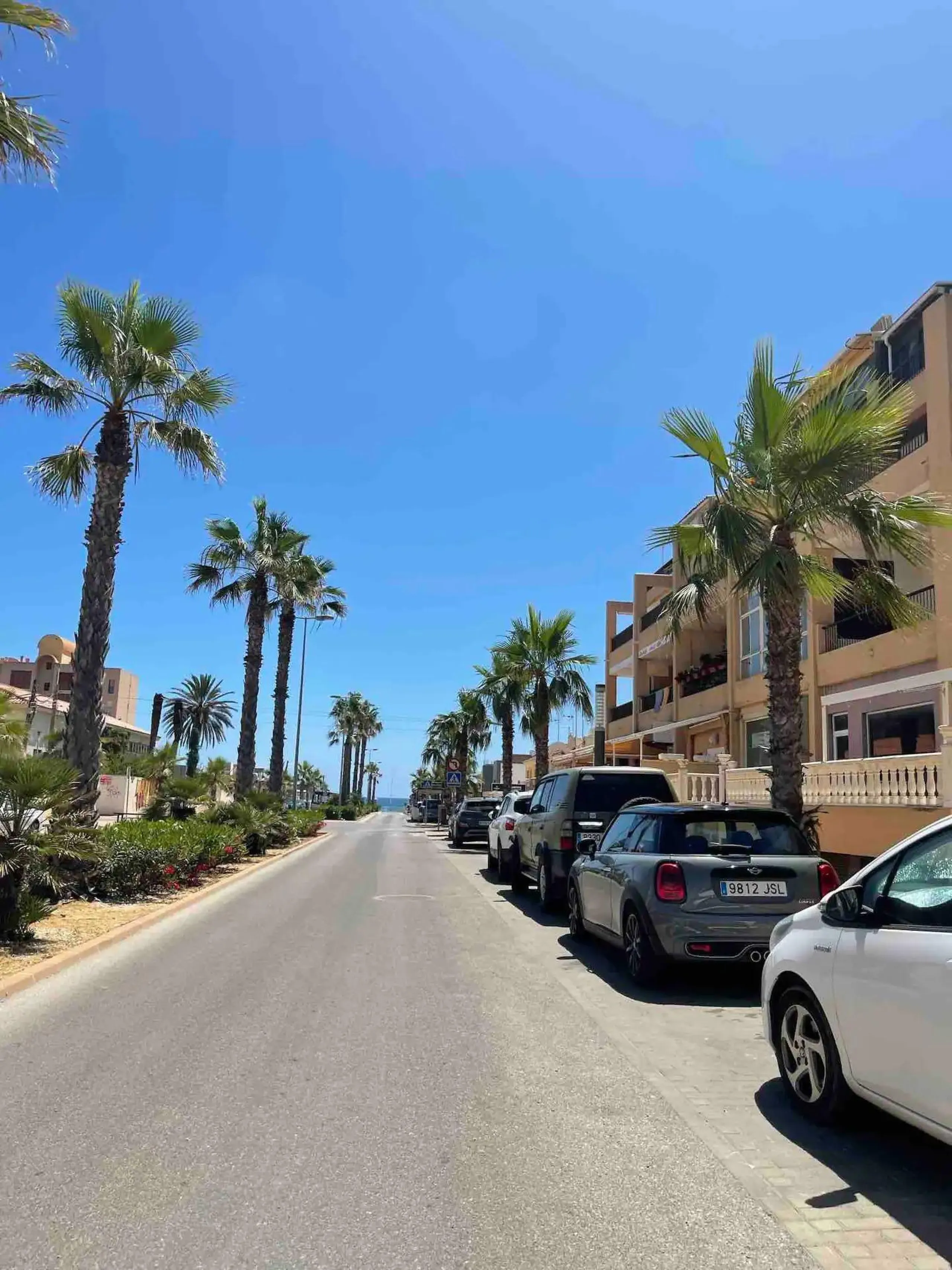 PRIMERA LINEA PLAYA LOS LOCOS, 2 HABS, PISCINA COMUNITARIA 195.000€
