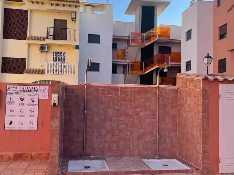 PRIMERA LINEA PLAYA LOS LOCOS, 2 HABS, PISCINA COMUNITARIA 195.000€