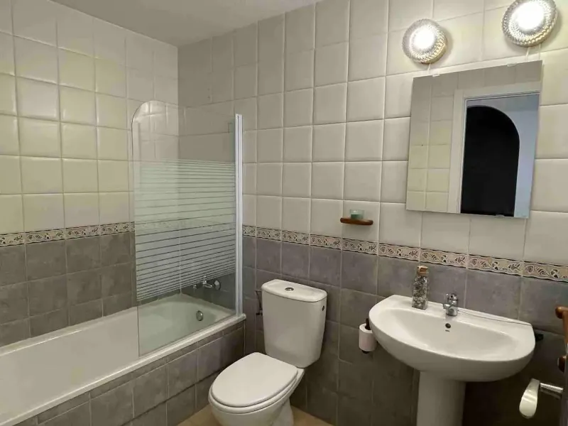 PRIMERA LINEA PLAYA LOS LOCOS, 2 HABS, PISCINA COMUNITARIA 195.000€