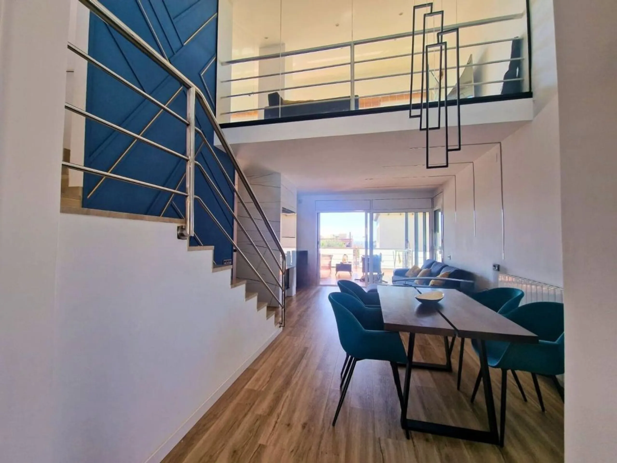 Fully Renovated Single-Level Detached Villa, Energy Self-Sufficient and with Sea Views in Valparaíso, Cunit