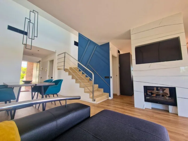Fully Renovated Single-Level Detached Villa, Energy Self-Sufficient and with Sea Views in Valparaíso, Cunit
