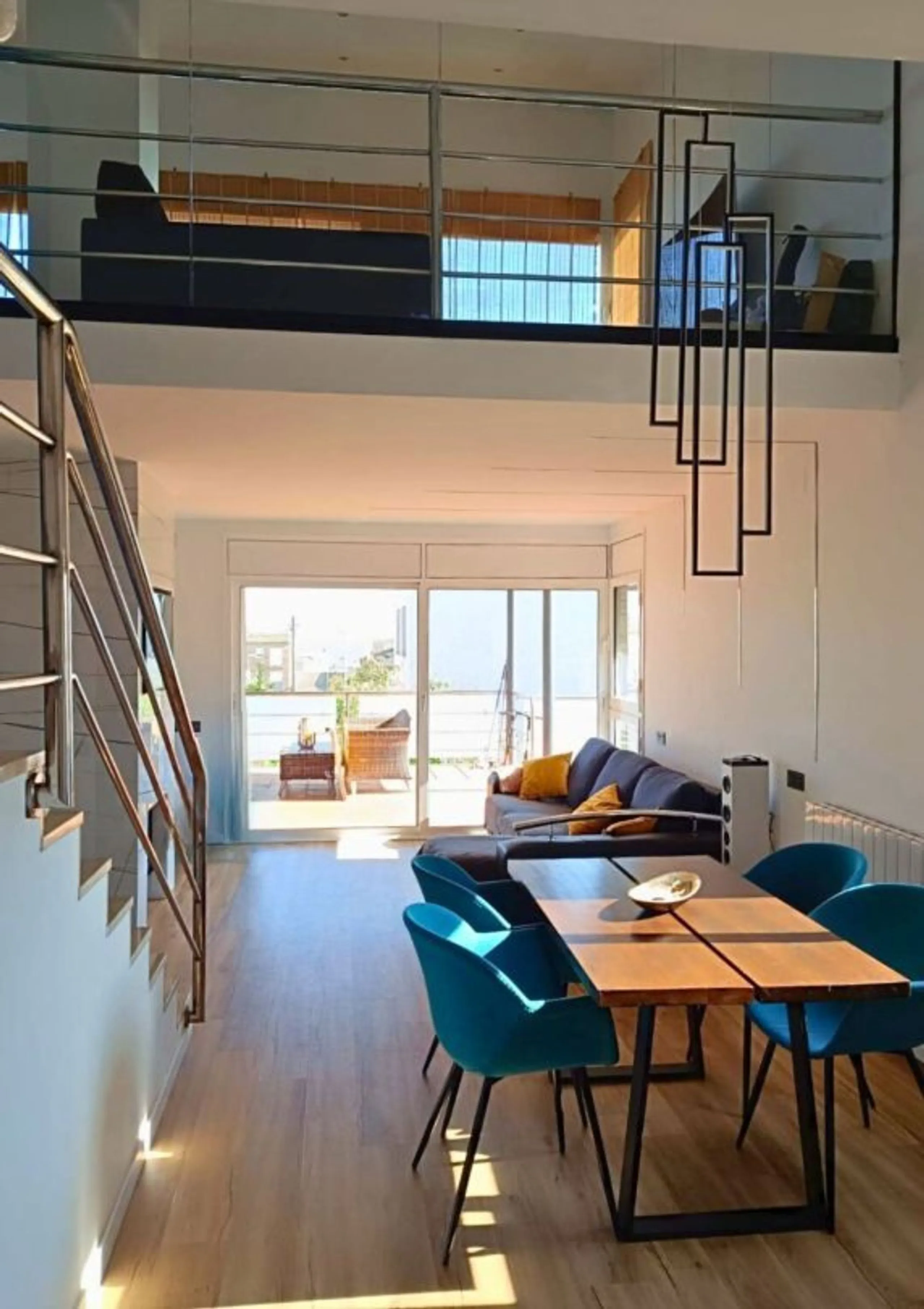 Fully Renovated Single-Level Detached Villa, Energy Self-Sufficient and with Sea Views in Valparaíso, Cunit
