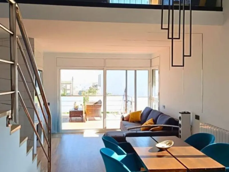 Fully Renovated Single-Level Detached Villa, Energy Self-Sufficient and with Sea Views in Valparaíso, Cunit