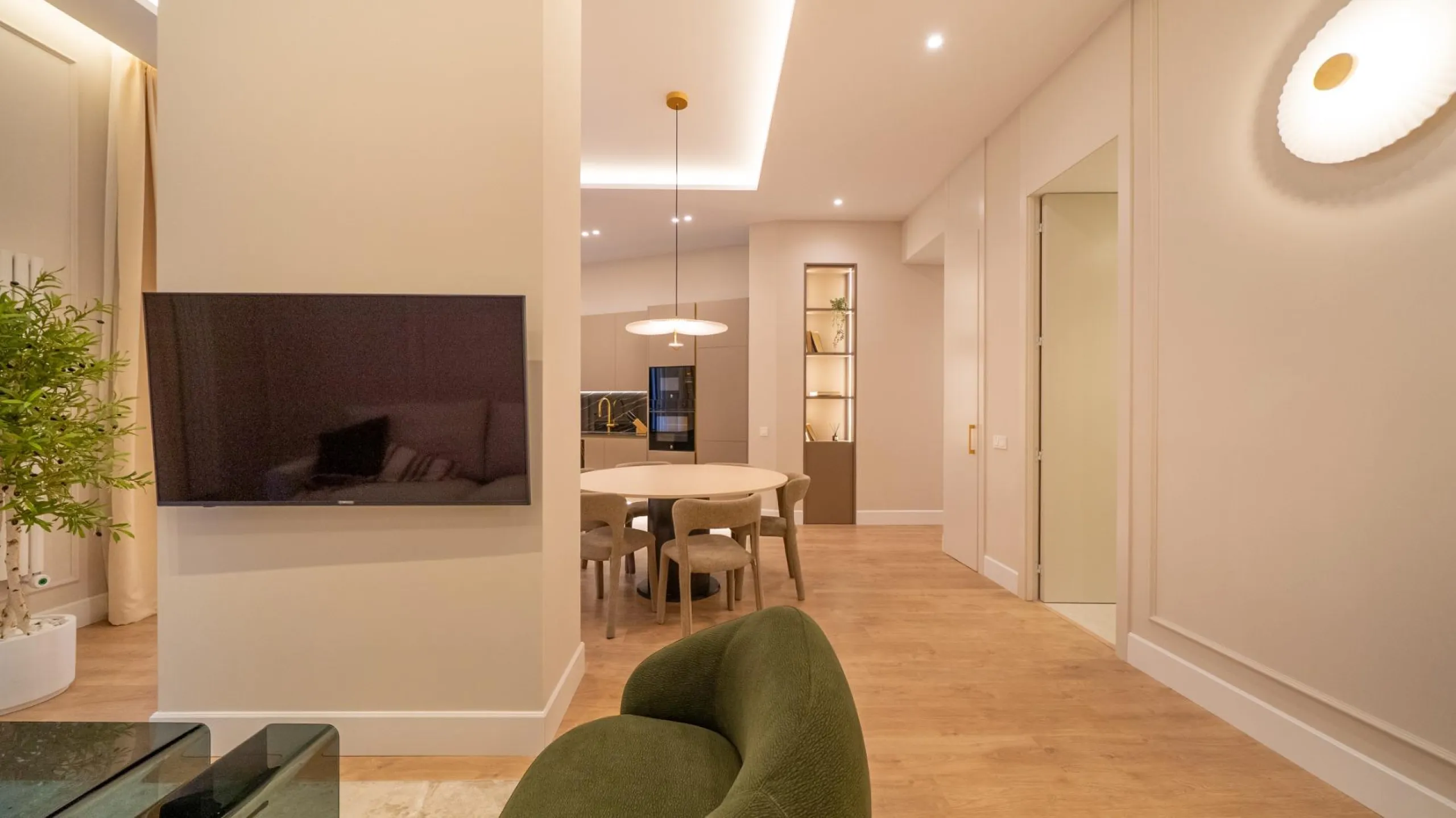 LUXURY REFURBISHED 3-BEDROOM APARTMENT IN CHUECA – 146 M² | MADRID CENTER