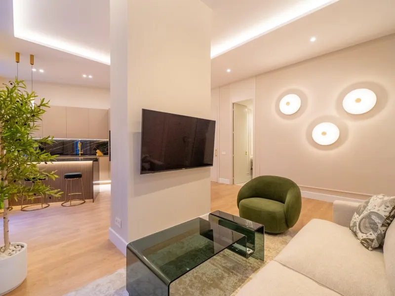 LUXURY REFURBISHED 3-BEDROOM APARTMENT IN CHUECA – 146 M² | MADRID CENTER