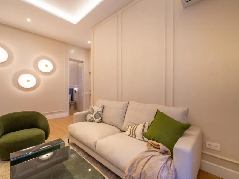 LUXURY REFURBISHED 3-BEDROOM APARTMENT IN CHUECA – 146 M² | MADRID CENTER