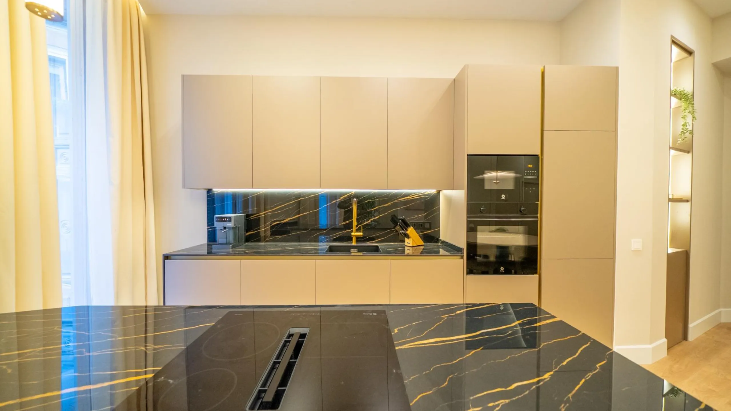 LUXURY REFURBISHED 3-BEDROOM APARTMENT IN CHUECA – 146 M² | MADRID CENTER