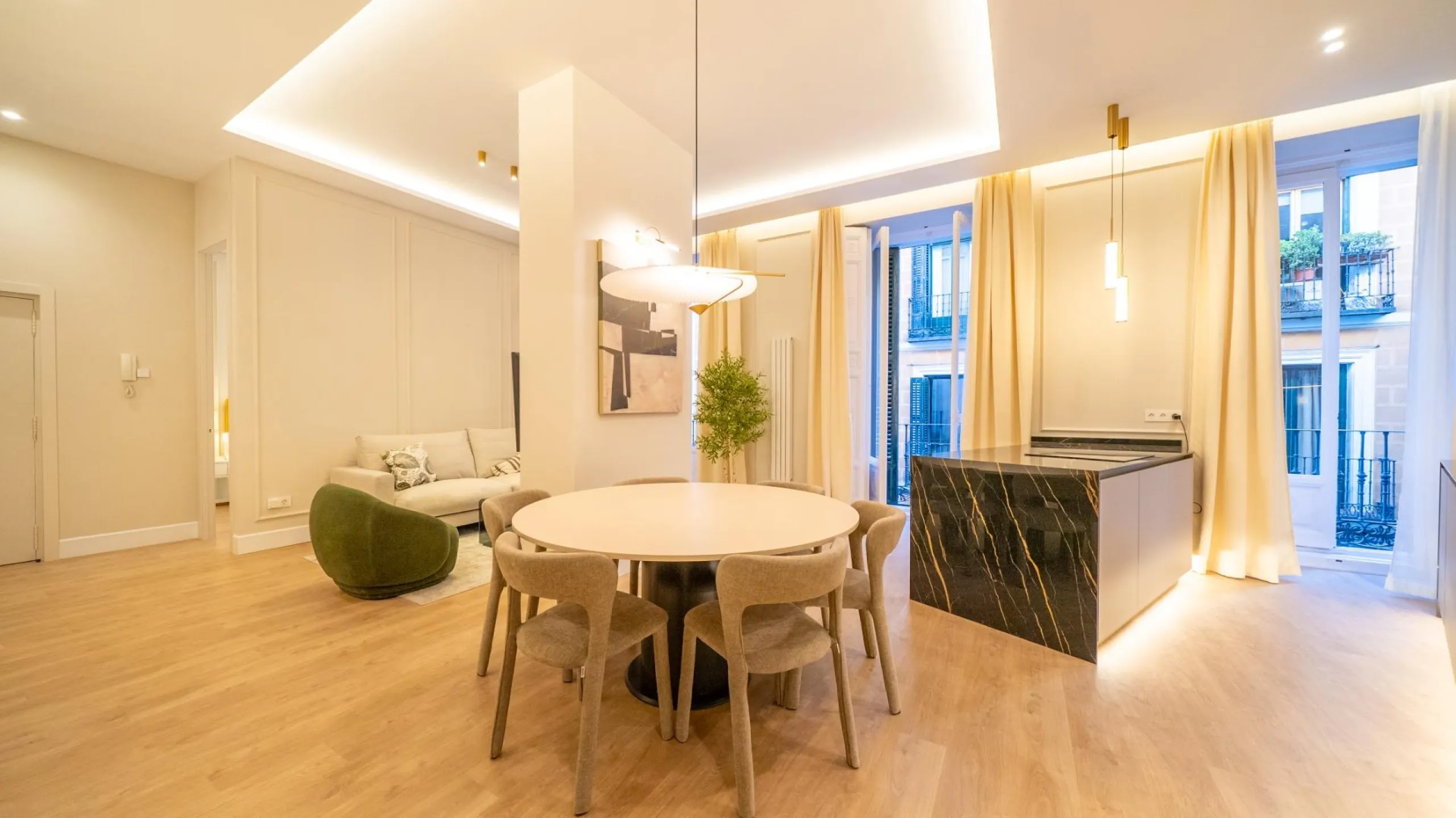 LUXURY REFURBISHED 3-BEDROOM APARTMENT IN CHUECA – 146 M² | MADRID CENTER