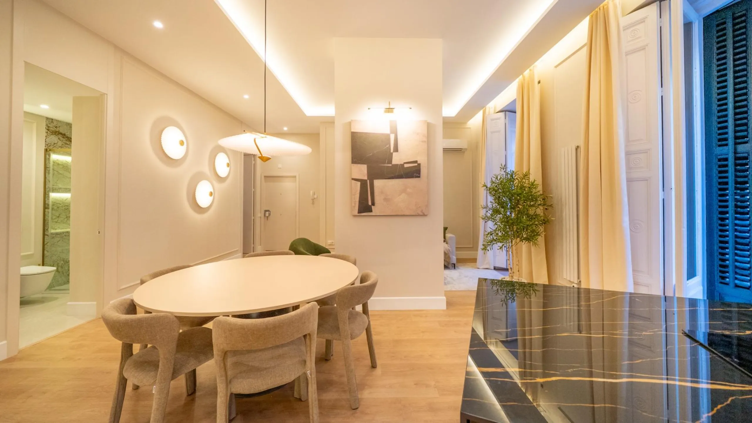 LUXURY REFURBISHED 3-BEDROOM APARTMENT IN CHUECA – 146 M² | MADRID CENTER