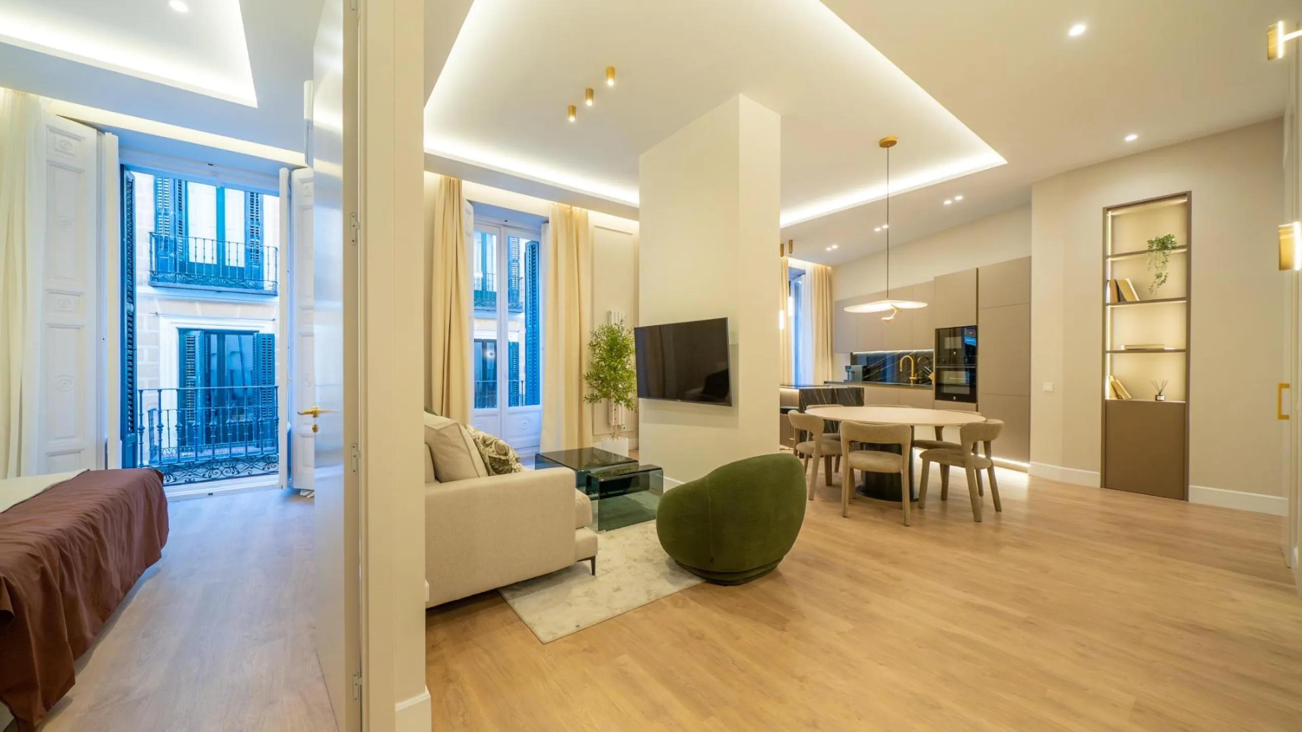LUXURY REFURBISHED 3-BEDROOM APARTMENT IN CHUECA – 146 M² | MADRID CENTER