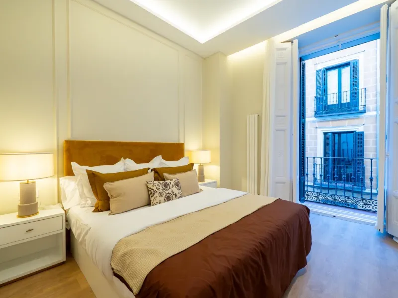 LUXURY REFURBISHED 3-BEDROOM APARTMENT IN CHUECA – 146 M² | MADRID CENTER