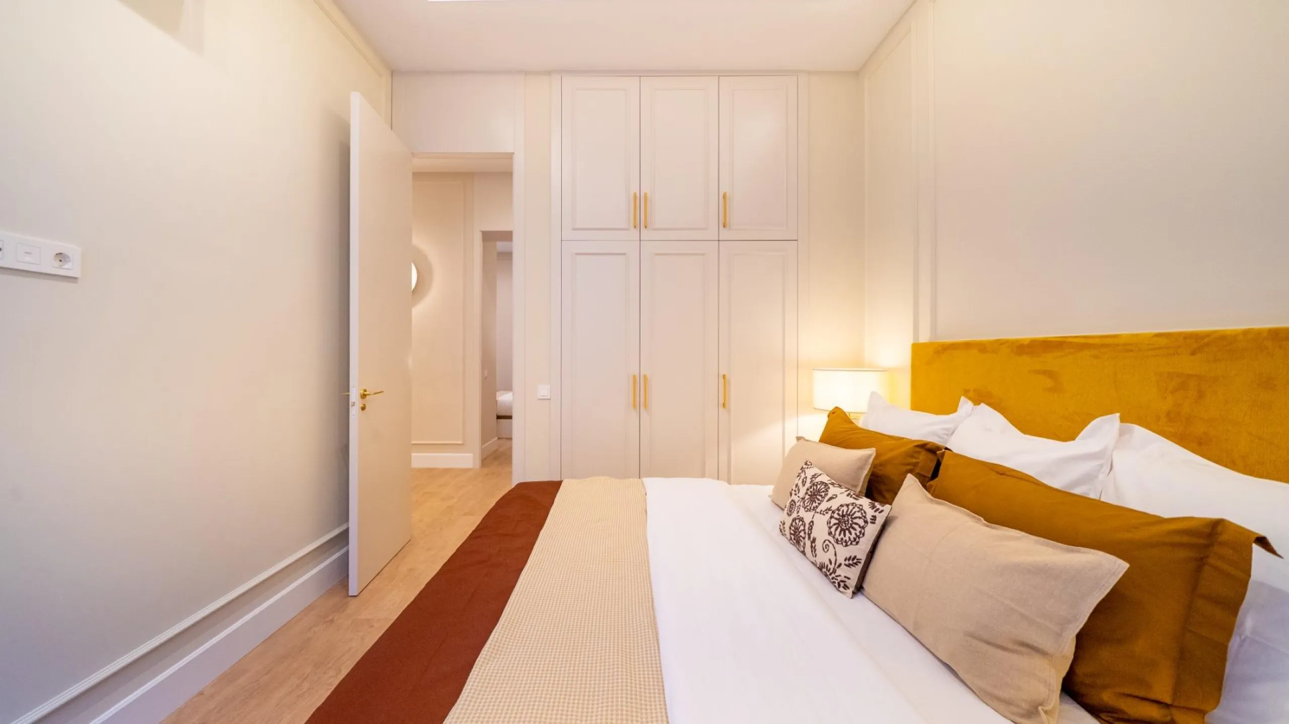 LUXURY REFURBISHED 3-BEDROOM APARTMENT IN CHUECA – 146 M² | MADRID CENTER