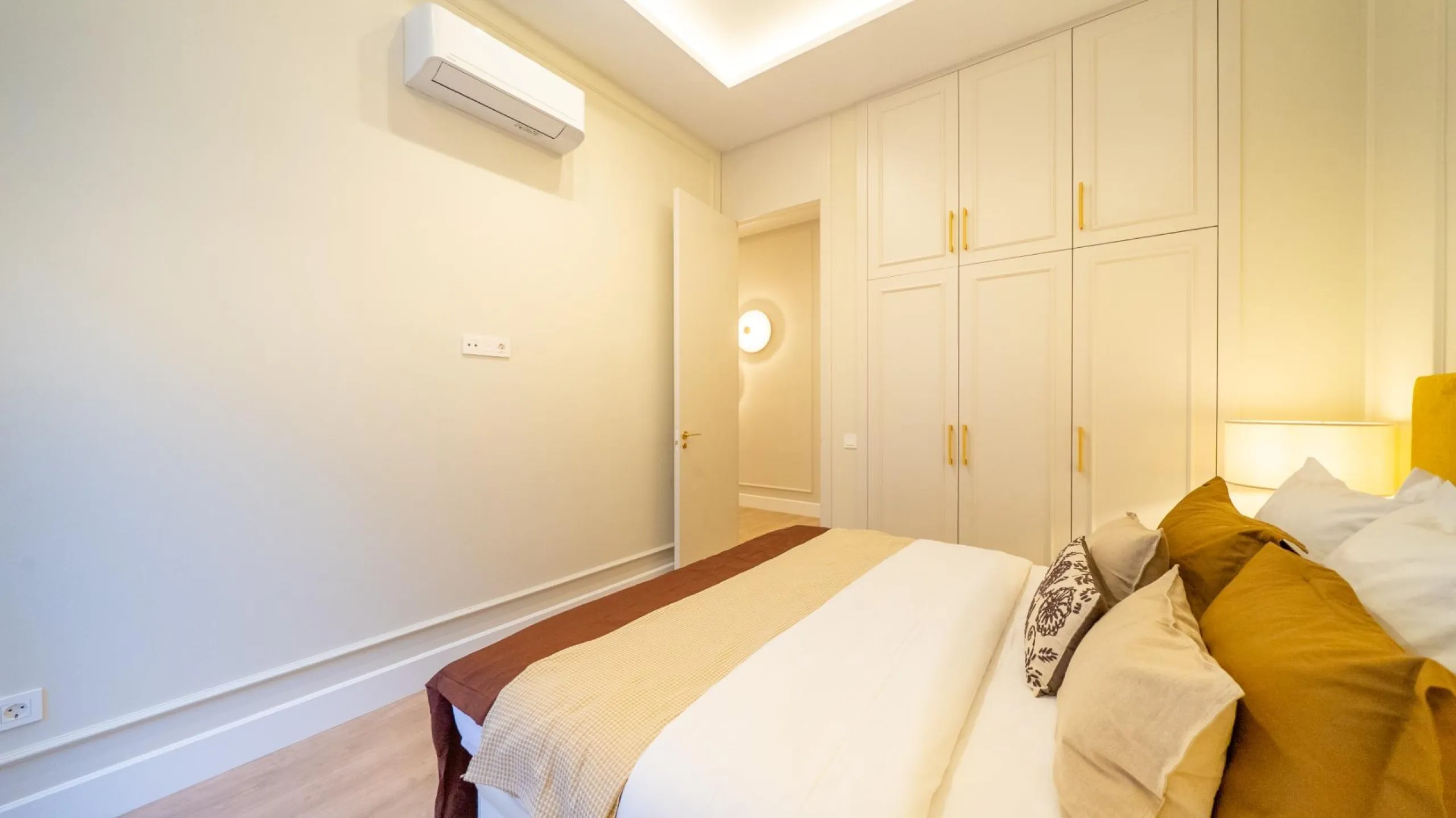 LUXURY REFURBISHED 3-BEDROOM APARTMENT IN CHUECA – 146 M² | MADRID CENTER