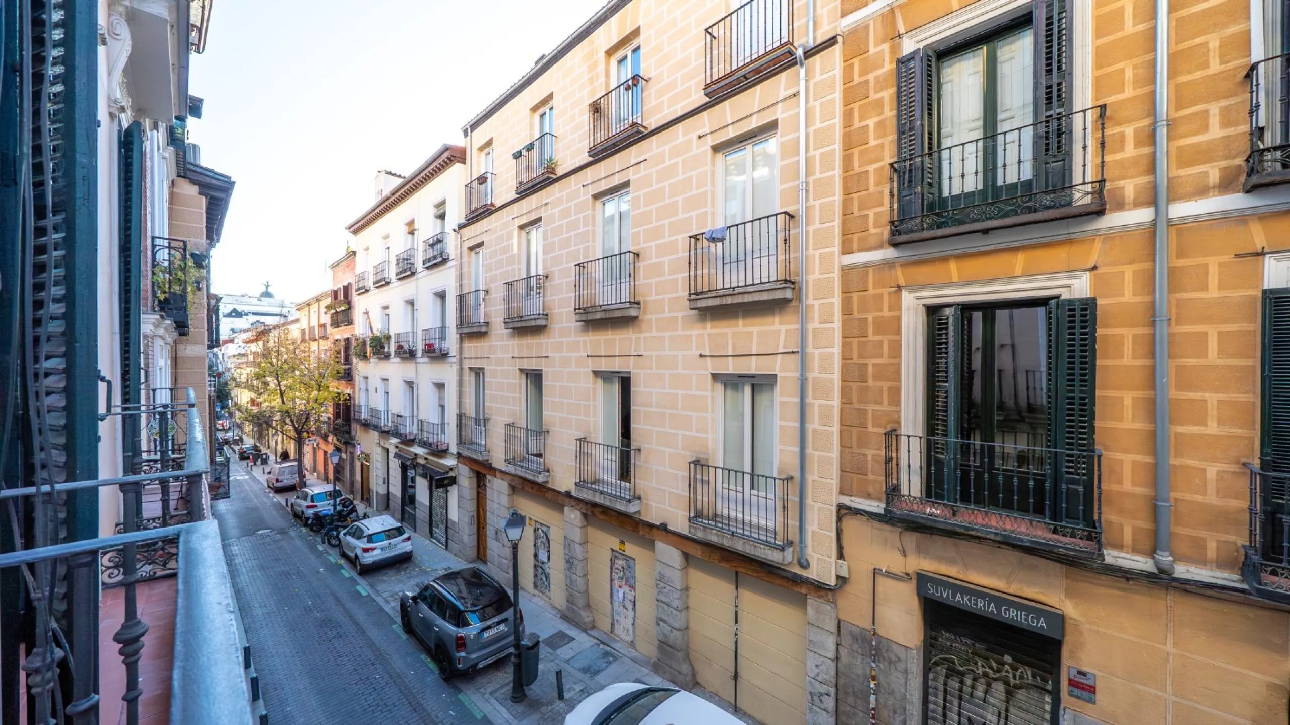 LUXURY REFURBISHED 3-BEDROOM APARTMENT IN CHUECA – 146 M² | MADRID CENTER