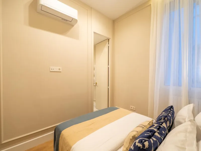 LUXURY REFURBISHED 3-BEDROOM APARTMENT IN CHUECA – 146 M² | MADRID CENTER