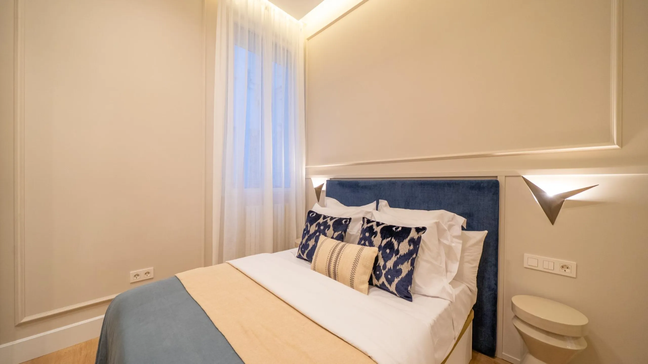 LUXURY REFURBISHED 3-BEDROOM APARTMENT IN CHUECA – 146 M² | MADRID CENTER