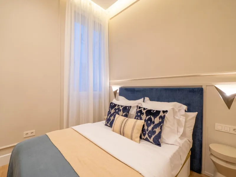 LUXURY REFURBISHED 3-BEDROOM APARTMENT IN CHUECA – 146 M² | MADRID CENTER