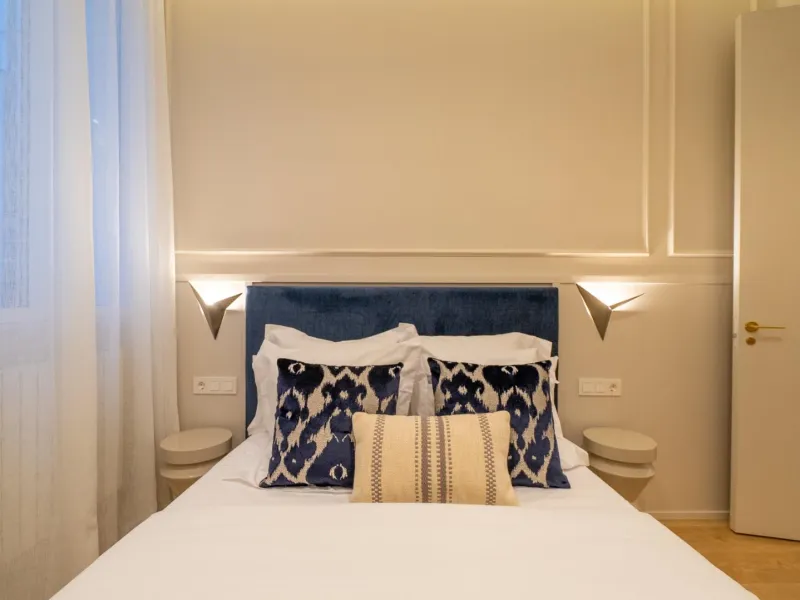 LUXURY REFURBISHED 3-BEDROOM APARTMENT IN CHUECA – 146 M² | MADRID CENTER