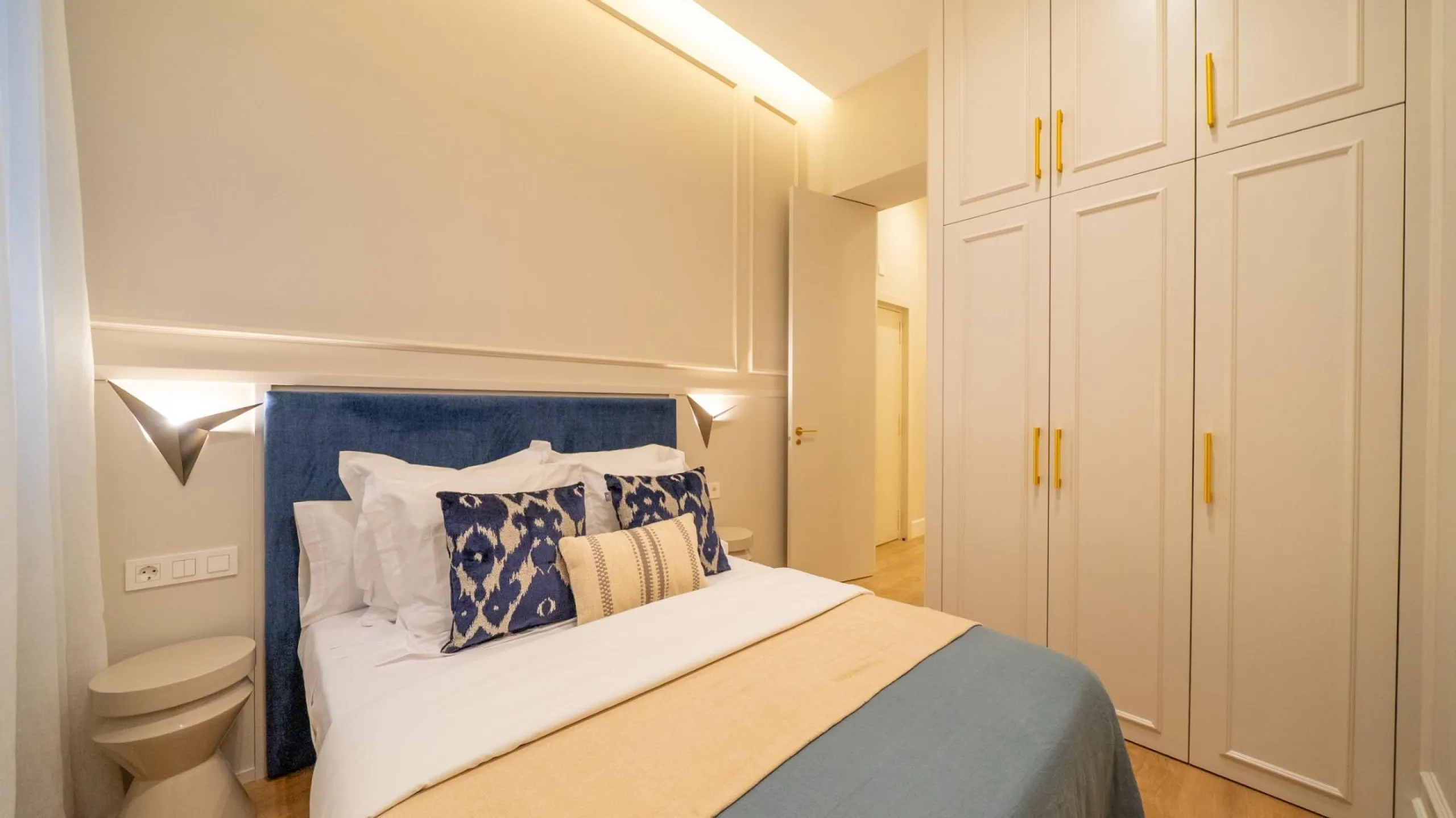 LUXURY REFURBISHED 3-BEDROOM APARTMENT IN CHUECA – 146 M² | MADRID CENTER